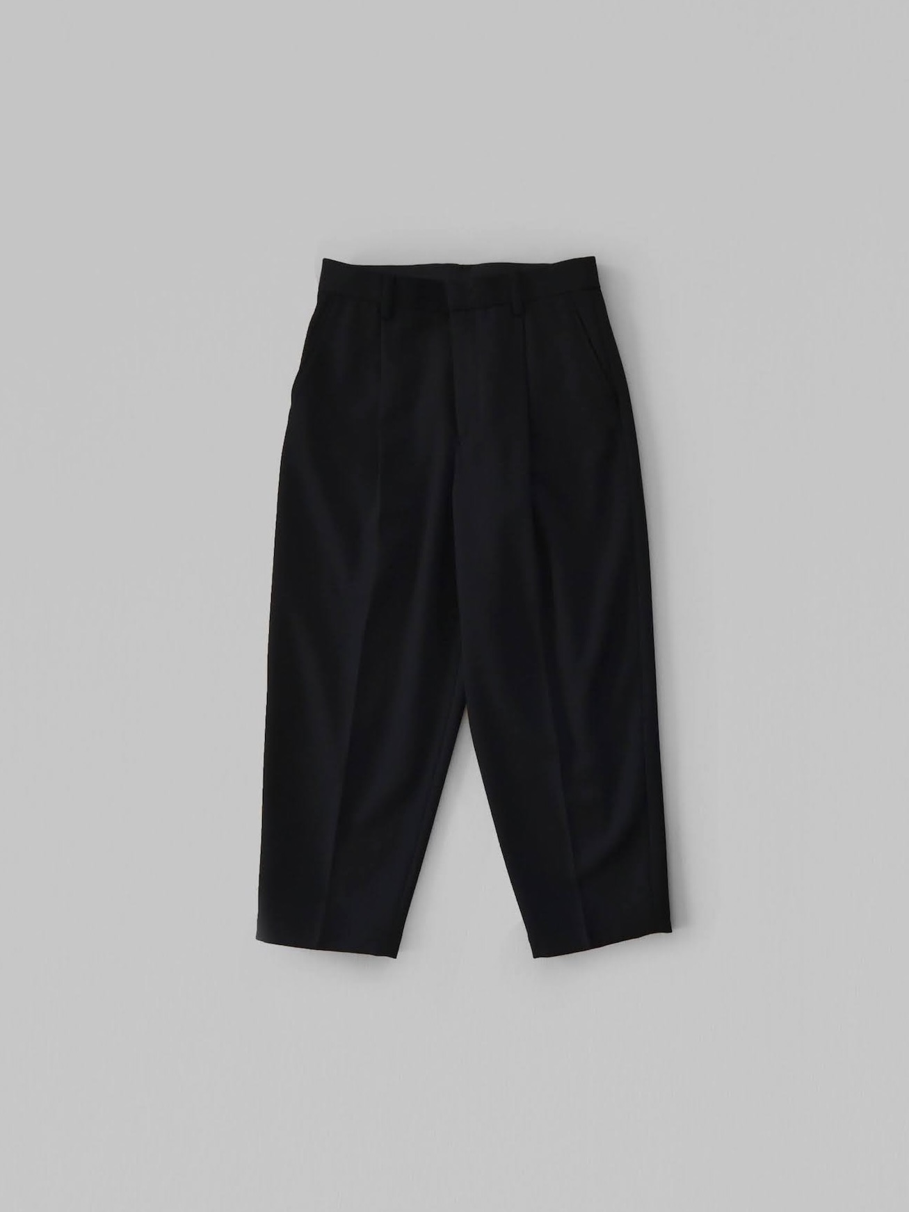 Wool serge cropped slacks　black / pand catalogue